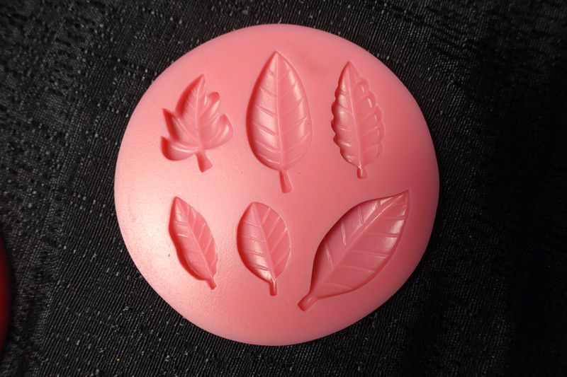 Leaf themed silicone mold lot of 3 / fondant / chocolate / resin / candy gallery
