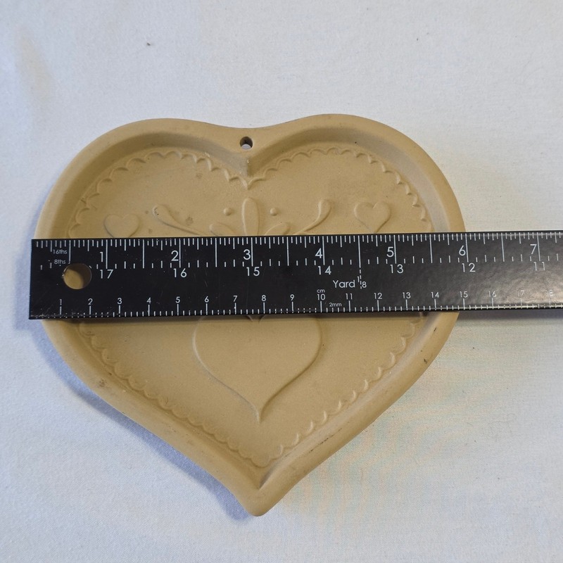 Brown Bag Cookie Art Heart Mold 1986 Vintage Baking Kitchenware gallery