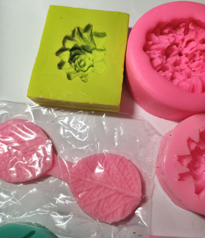 New 8 Silicone Flower Chocolate/ Fondant Molds gallery