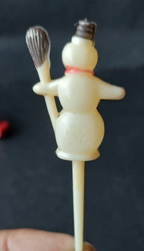 VINTAGE FROSTY THE SNOWMAN CAKE TOPPER. MADE IN HONG KONG gallery