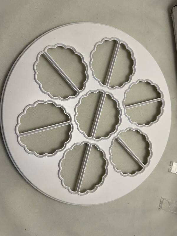 Dough Magic Pastry Pie Cutter (Open Box, Never Used) Cookin' The American Way gallery