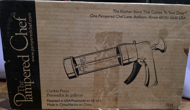 The Pampered Chef Cookie Press 16 Disc 1525 Retired Set (15 discs included) gallery
