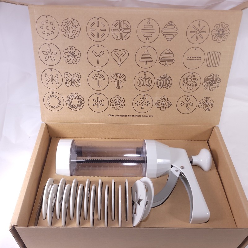 The Pampered Chef Cookie Press with 16 Discs Plastic Christmas Cookie Maker