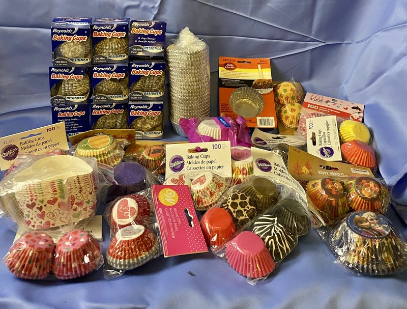 NEW Lot 1000 + mixed size and prints Reynolds Baking Cups Cupcake gallery
