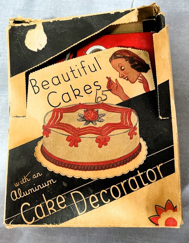 VINTAGE Beautiful Cakes Brand Aluminum Cake Decorator set in Orig Box