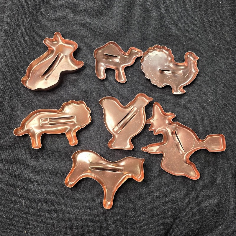 Vintage Lot Copper Tone Animal Cookie Cutters Set Of 7 Metal Handles Baking gallery