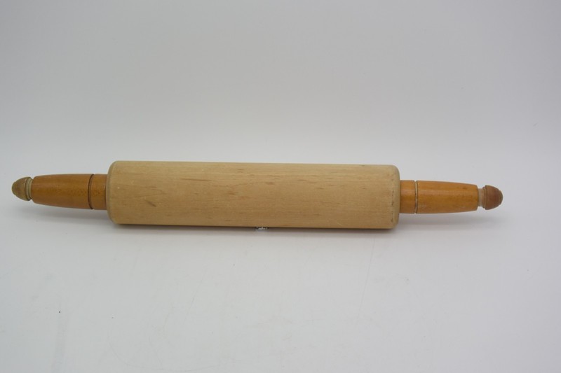 Vintage 1960’s 10″ Solid Wood One Plus Pound Good 2″ dia Old Pastry Rolling Pin