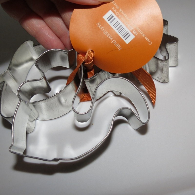 NWT Crate & Barrel Fall Cookie Cutters Metal Leaf Acorn Squirrel gallery