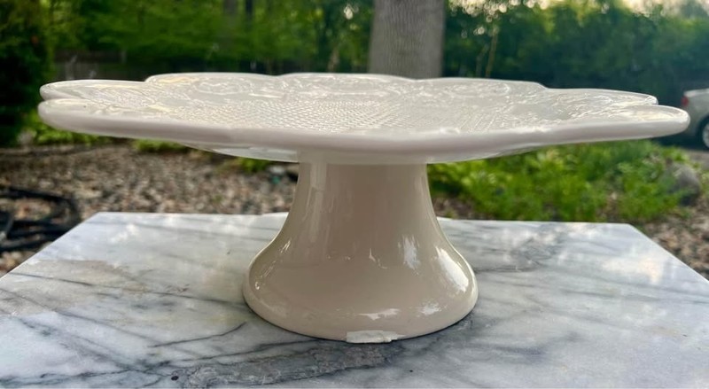Bordallo Pinheiro Bunny Rabbit Cake Stand Platter Scalloped Edges Portugal gallery