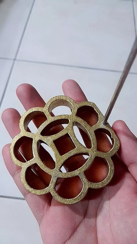 5cm Rose Honeycomb Loyang Biscuits / Cookies Brass Mould gallery