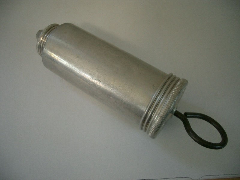 Vintage Aluminum Cake Decorator Set with 14 Screw on Tips