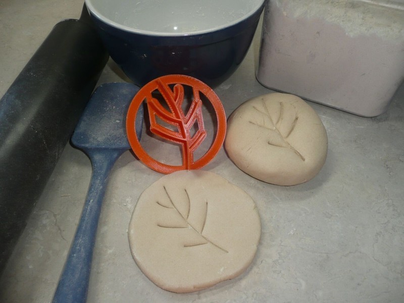 FALL LEAVES PUMPKIN SET OF 3 CONCHA CUTTERS SWEET BREAD STAMP MADE IN USA PR1936 gallery