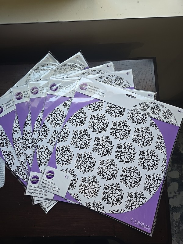Wilton Doiles 12″ Black And White 36 Total Doilies 6 Packs