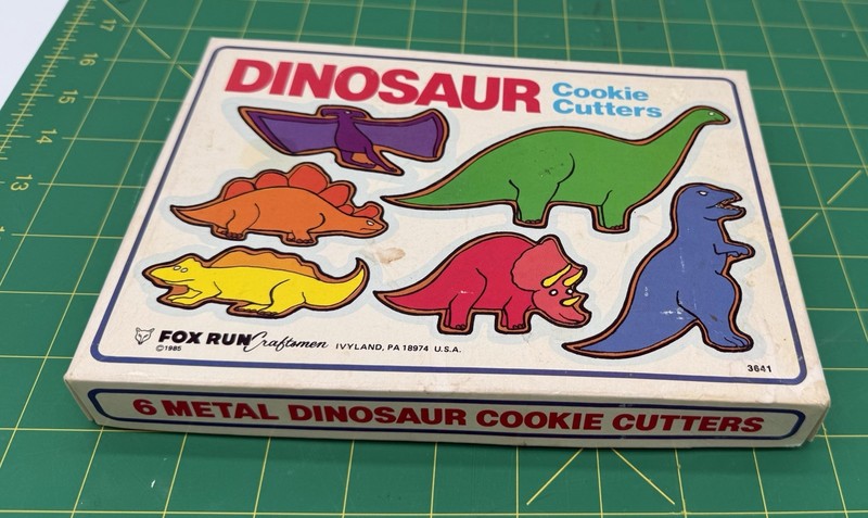 Vintage 1985 Metal Dinosaur Cookie Cutters Boxed-Fox Run Craftsmen Missing 1