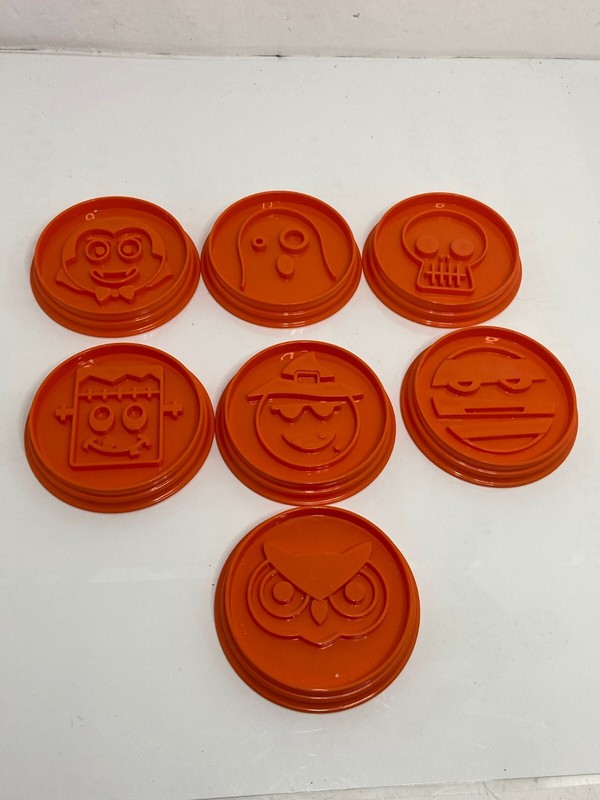 🐞 Halloween cookie cutters - Pampered Chef - Emoji style - NEW NO PACKAGE - C2 gallery