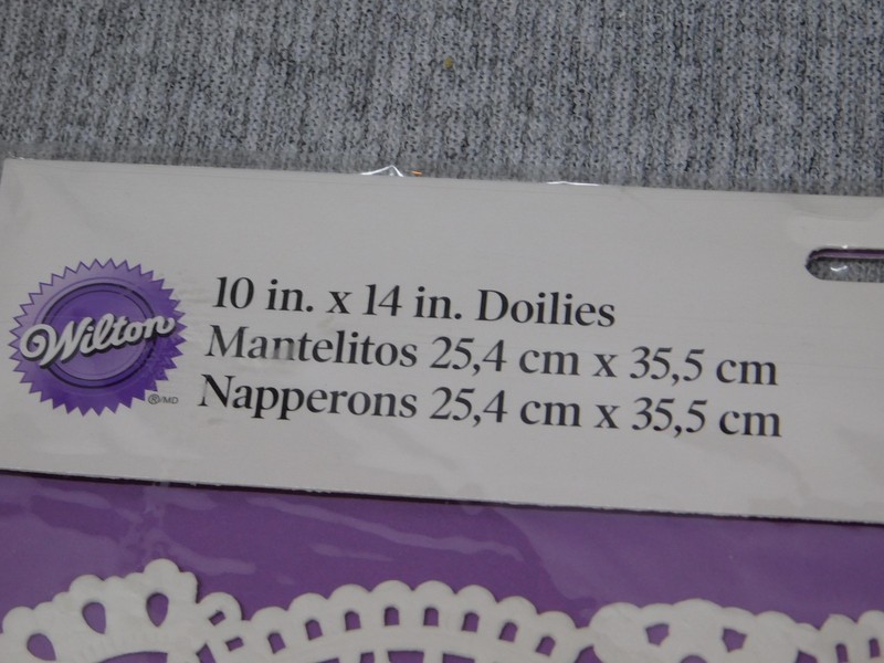 Wilton 10×14 In Greaseproof Doilies 6 Ct White Floral Rect Tray Paper 2104-9024