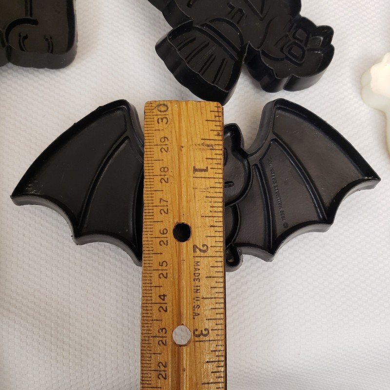Lot 6 Halloween Holiday Cookie Cutters Hallmark Witches Ghost Cat Bat Pumpkin gallery