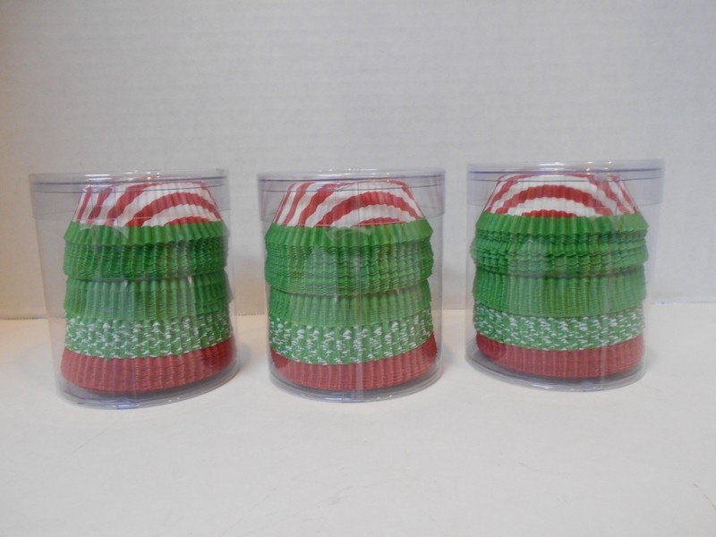 Crate and Barrel Christmas Cupcake Paper Liners – 3 sets of 100 each – 300 Total