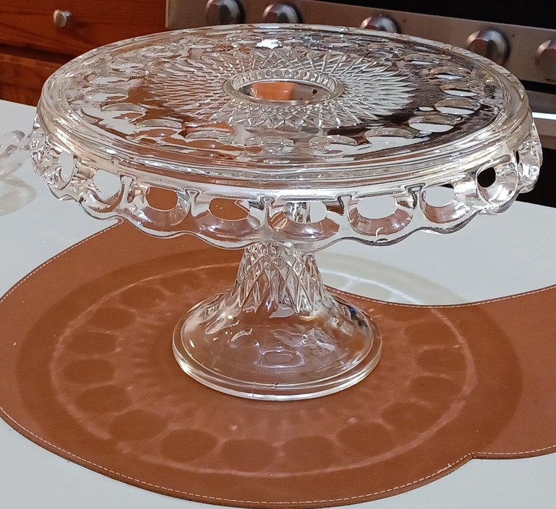 MCKEE Plymouth Thumbprint VTG 1940s Cake Stand Lace Edge Rum Well 10.25" x 6.5"