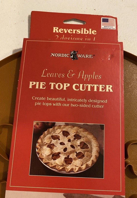 Nordic Ware 12.375" Leaves & Apples Reversible Pie Top Cutter. USA. Vintage[621] gallery