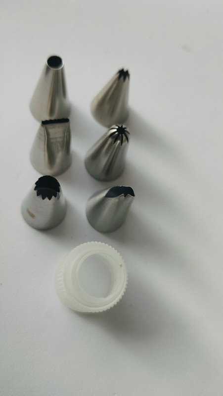 6pcs Icing Piping Nozzles Pastry Tips Cake Decorator with 100pcs piping bags gallery