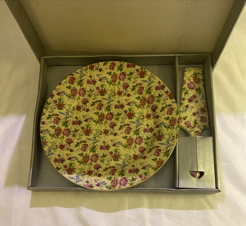Formalities by Baum Bros Charlotte Chintz Cake Plate & Server IOB Unused