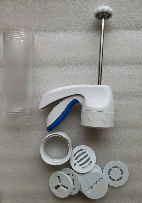 Wilton 2104-4011 Cookie Press 12 Discs Comfort Grip