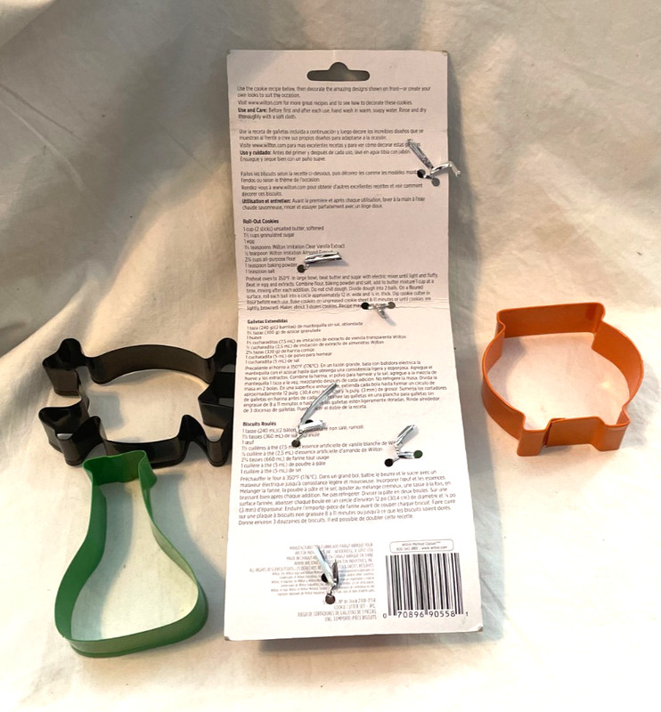 Lot of 6 Wilton Halloween Metal Cookie Cutters Skull, Cauldron, Test Tube gallery
