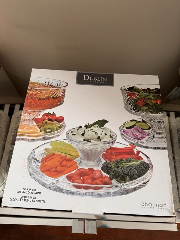 Shannon Crystal Pedestal 4 in 1 Cake Plate with Dome Cover Dublin Collection gallery