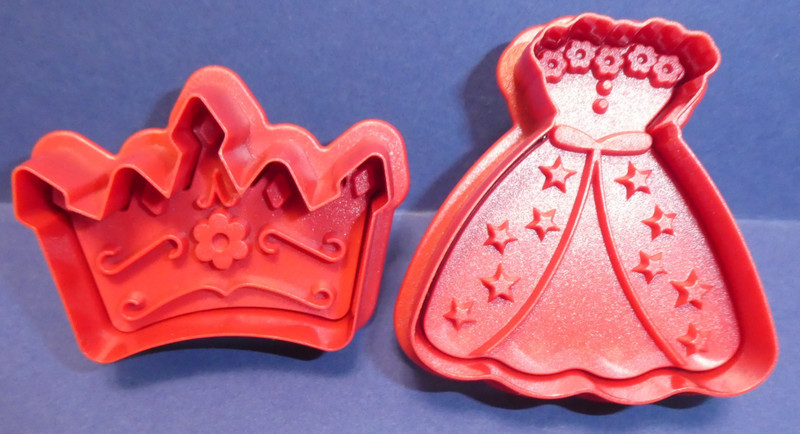 NEW, UNUSED LOT OF 8 CHRISTMAS TOYS 2"- 3" COOKIE STAMPERS FOR BOYS & GIRLS gallery