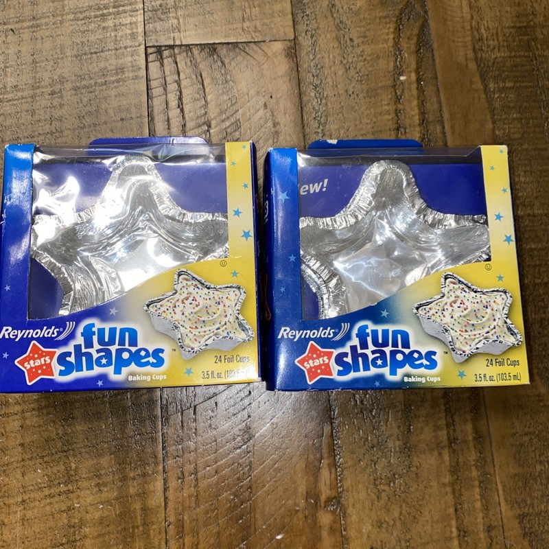 VTG Reynolds 24 Foil Baking Cups Fun Shapes Stars New Old Stock 2005 Set of 2