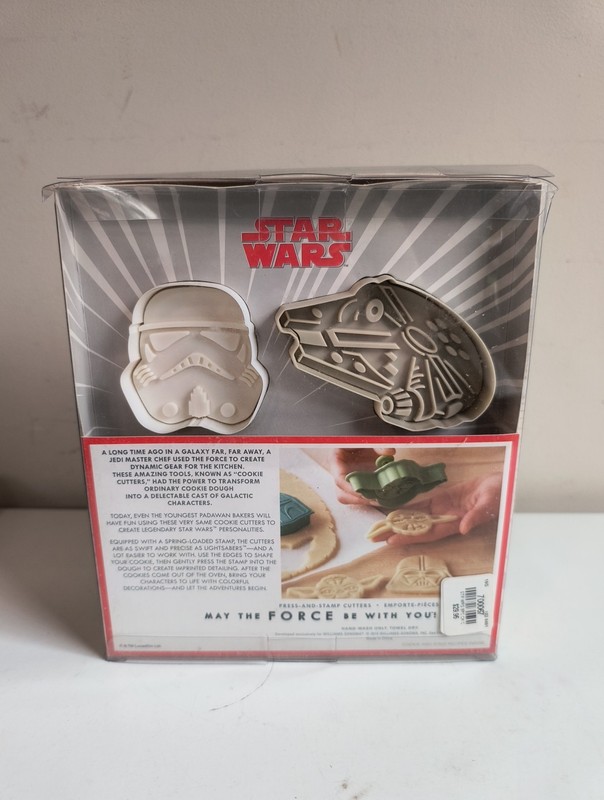 Williams-Sonoma Star Wars Cookie Cutters Set of 8, Spring-Loaded Stamp gallery