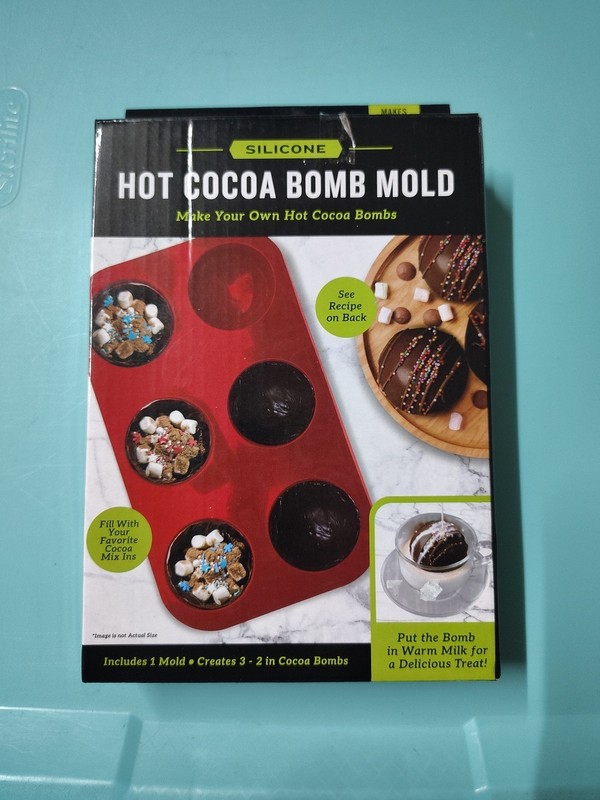 Gourmet Club Hot Cocoa Silicone Bomb Mold Creates 3 – 2.5″ Bombs Open Box