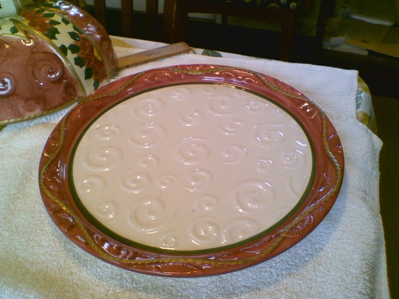 Vintage World Bazaar Inc. Covered Cake Plate with Poinsette gallery