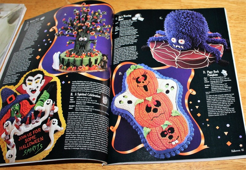 Wilton: YEARBOOK OF BAKING & CAKE DECORATING (Set of 2) 1997, 2000 Instructions gallery