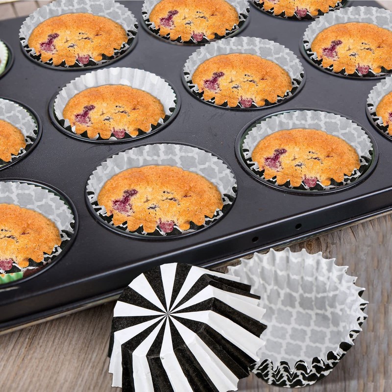 600 PCS Black White Mini Paper Candy Cups 1.4 inch Small Baking Cup Liners gallery