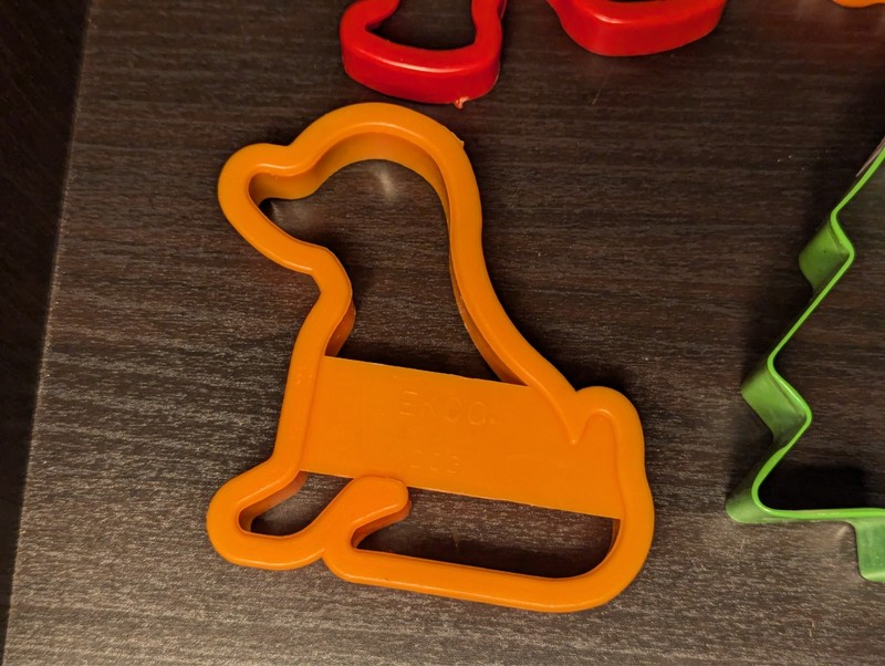 Vintage Lot of 5 Plastic 1 Metal Cookie Cutters - Dog, Dog Bone, Ghost, Tree ETC gallery