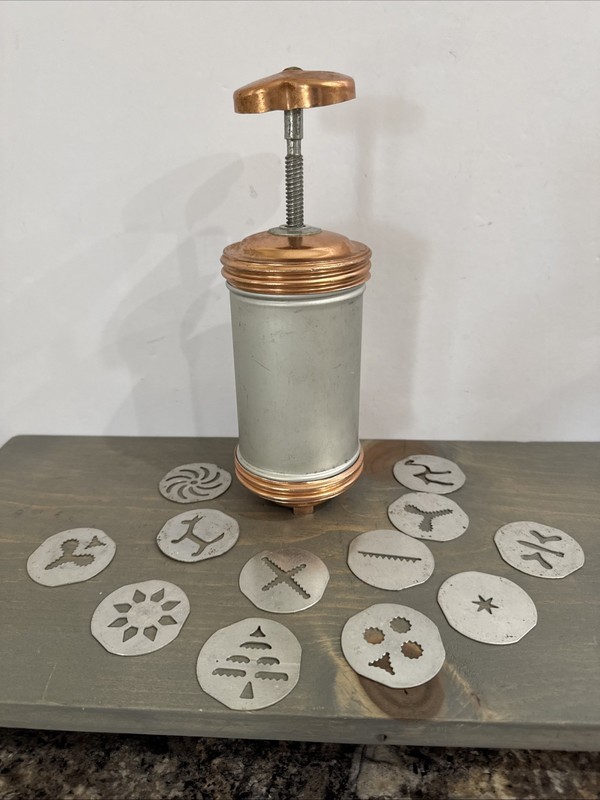 Vtg Mirro Cookie Pastry Press Decorator Set w/12 Plates Aluminum Copper