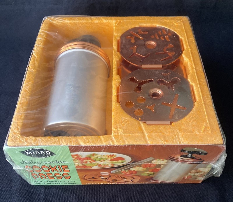 Vtg 1960’s Mirro Dial-A-Cookie Copper Aluminum Crank Cookie Press w/ 3 Discs