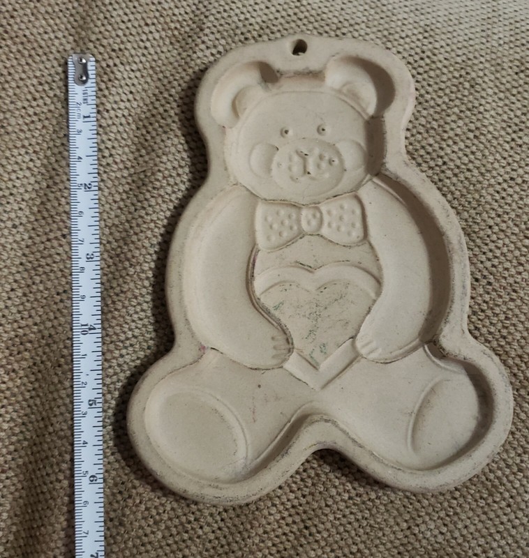 1991 THE PAMPERED CHEF Teddy Bear With Heart Stoneware Cookie Mold gallery