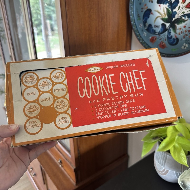 VTG West Bend Cookie Chef & Pastry Gun Trigger Operated In Box