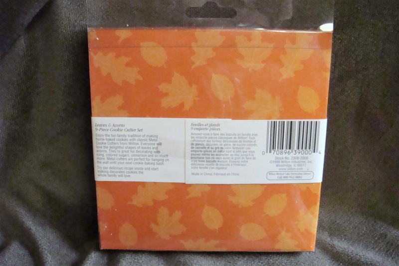 New WILTON 9 Pc OAK LEAF - MAPLE LEAF - ACORNS Metal Cookie Cutter Set - 1998 gallery
