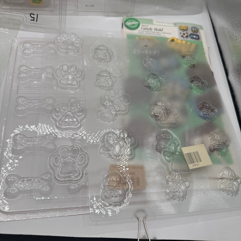 Wilton Apollo Candy Chocolate Molds Lot Clear Sports Casino Animals Vehicles gallery