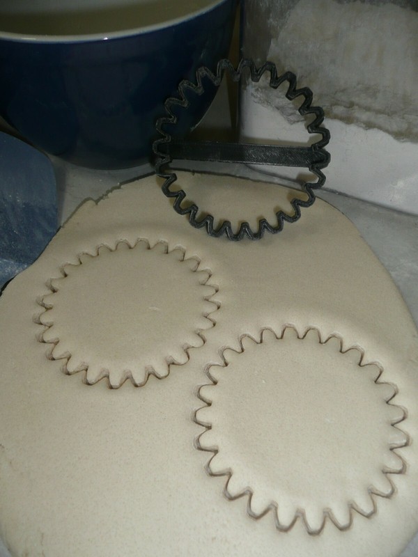 MONSTER TRUCKS AND TIRES BIG VEHICLE MACHINE SET OF 5 COOKIE CUTTERS USA PR1587 gallery