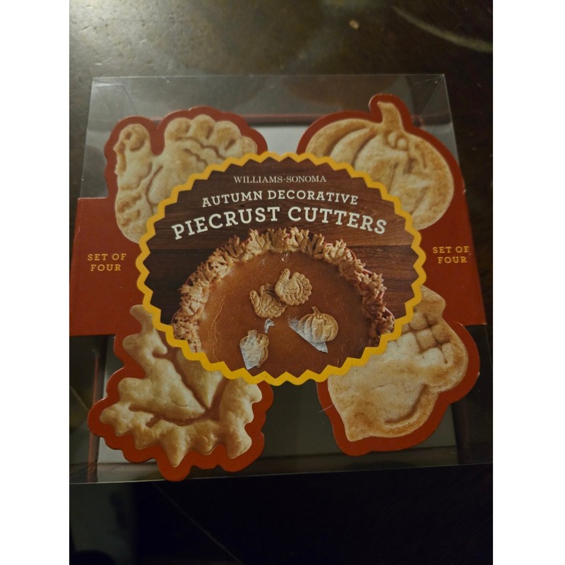 New Williams Sonoma Autumn Piecrust Cutters Set 4 Fall Leaf Pumpkin turkey Acorn