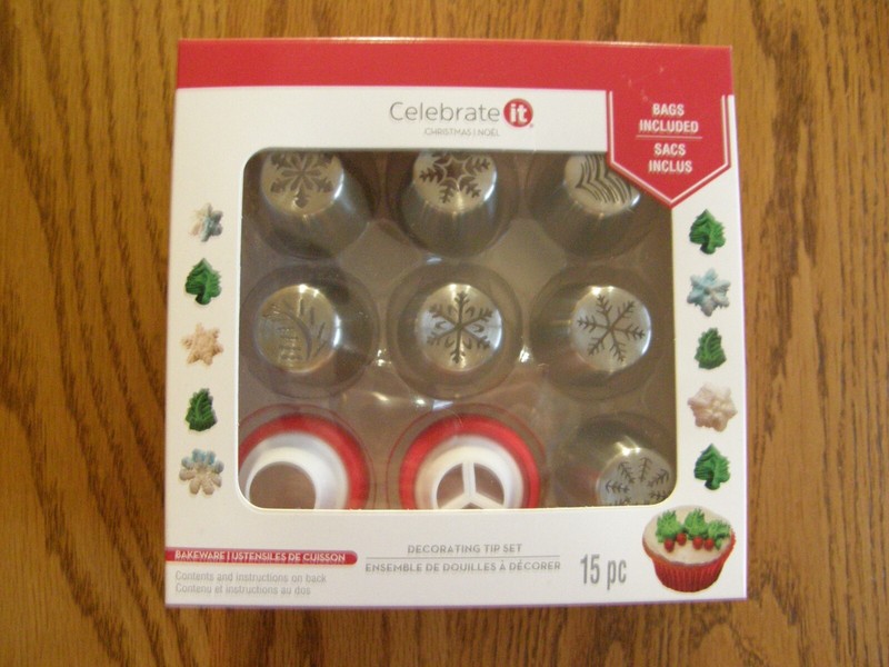 Christmas Cake Decorating Tips,Piping bags,Couplers-Snowflakes, Holly & Tree-New
