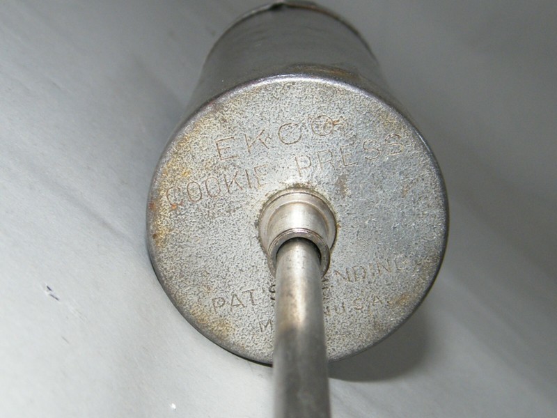 VINTAGE EKCO COOKIE PRESS METAL 4 DISCS gallery