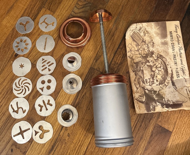 Vintage Mirro Cooktop-pastry Press Complete With Book