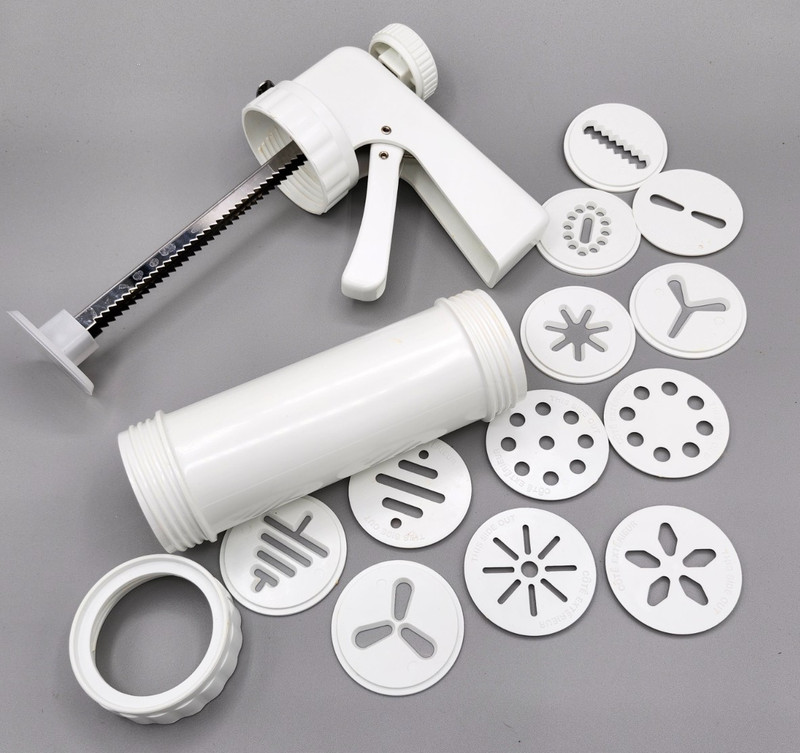 WILTON Spritz Cookie Press Box Set Cookie 12 Discs Complete Baking Cooking gallery
