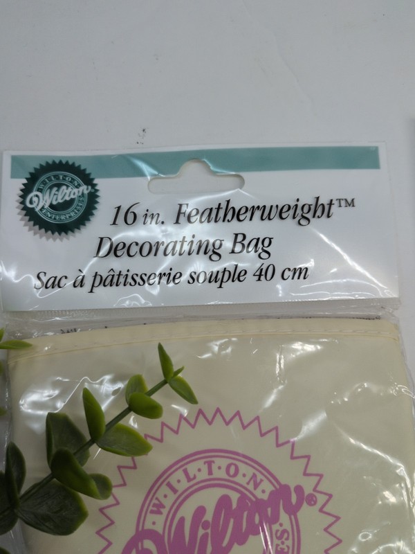 NEW LOT!🚨Wilton Cake Decorating Bag Ring Set Piping Tips 366/352/2010/102/2110+ gallery